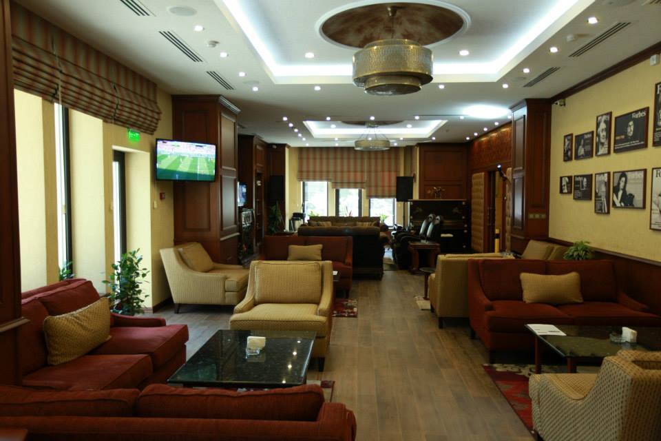 Hotel Ramada By Wyndham Bishkek Centre Exterior foto
